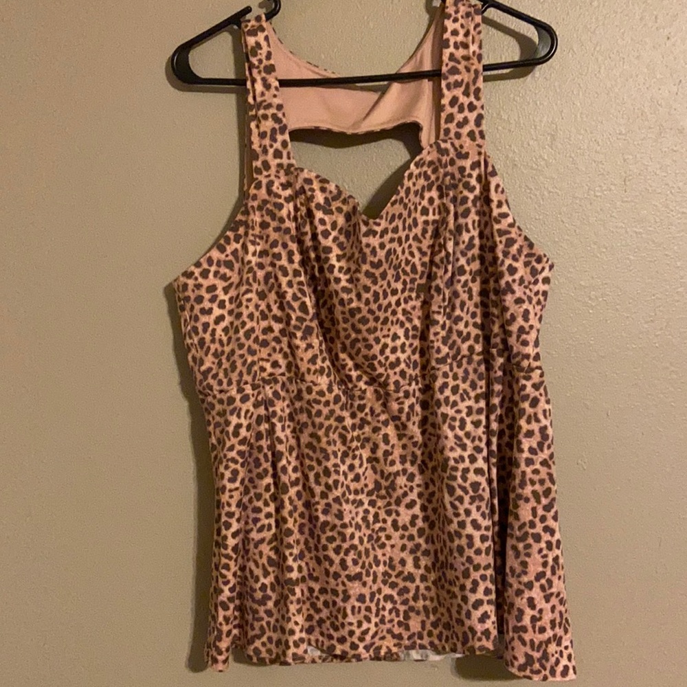 Pink leopard sweetheart peplum torrid tank size 2